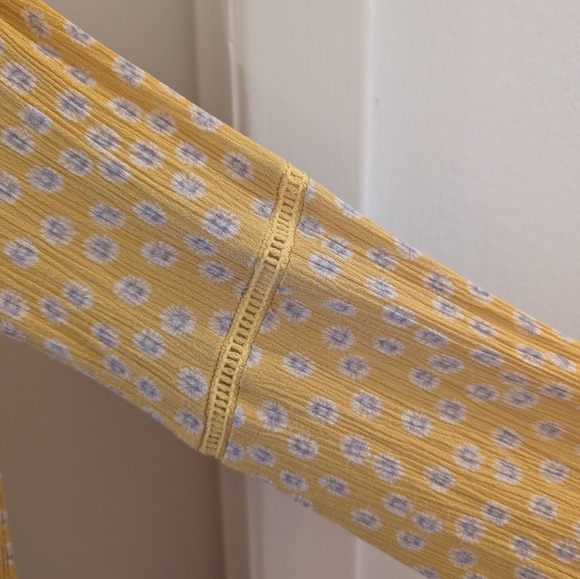 Pleione Yellow Floral Blouse - Picture 5 of 6